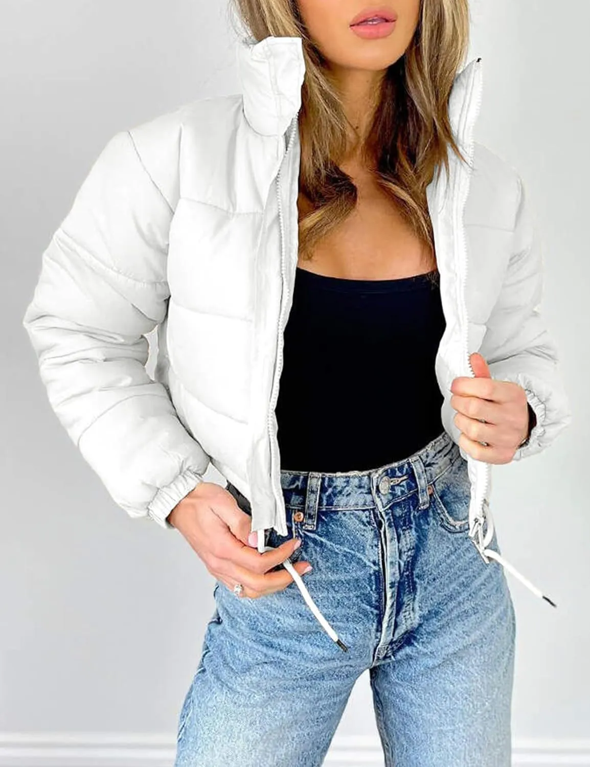 Flygo Women Cropped Puffer Jacket Winter Long Sleeve Quilted Puffy Bubble Padded Short Coats with Drawstring