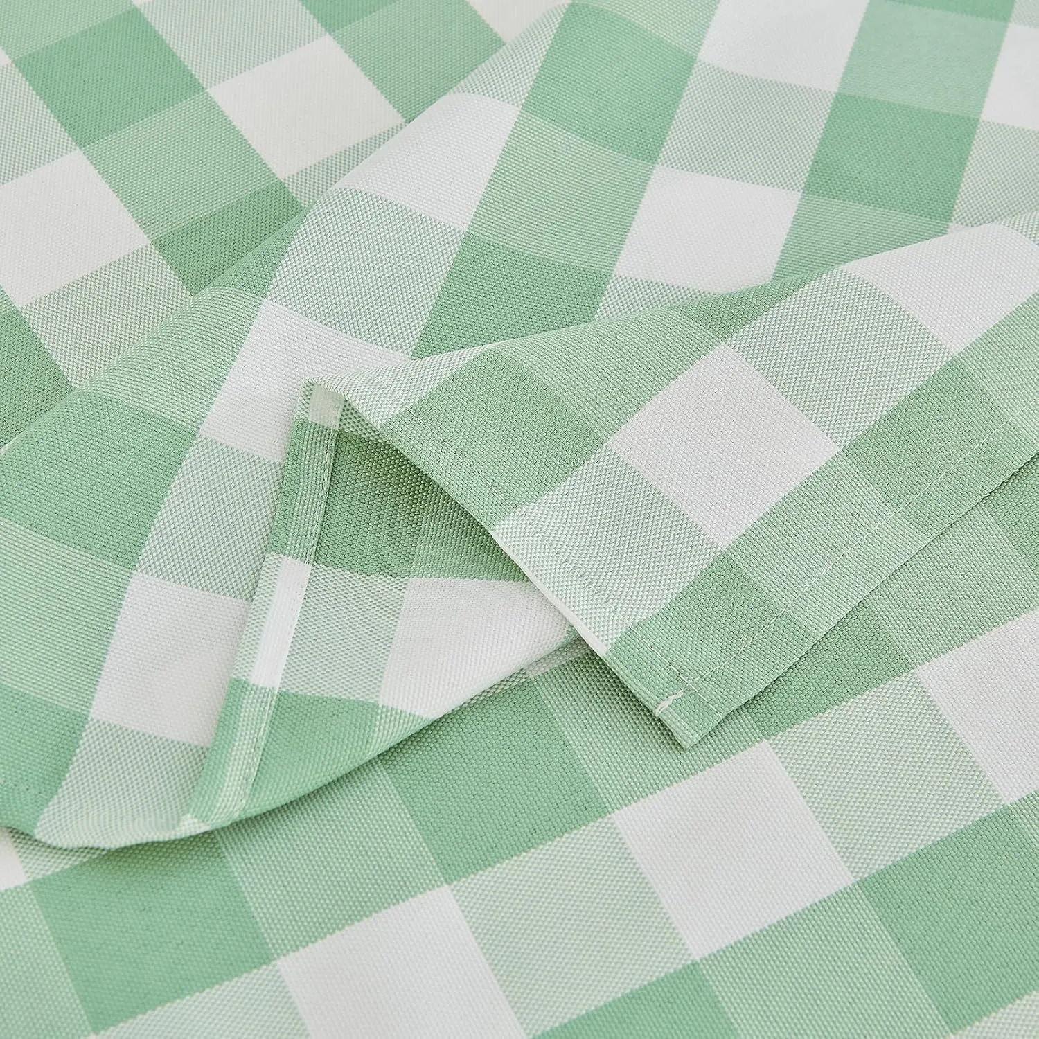 Gingham Tablecloth – Waterproof Rectangle Table Cloth, Wrinkle-Resistant Polyester Checkered Tablecloth, Washable Picnic Table Cover for Dining, Camping, Outdoor (Light Green, 55"×71")