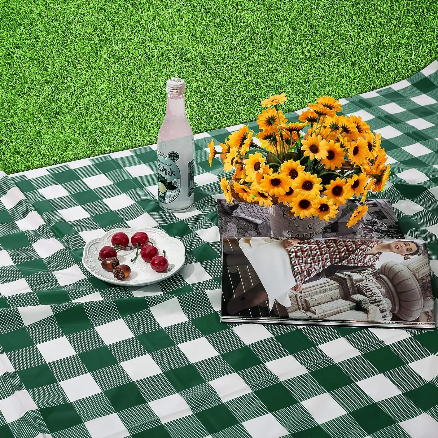 Kesfey 8 Packs Green and White Checkered Tablecovers 54 x 108 Inches Disposable Party Picnic Table Cloth SpillProof Plastic Gingham Tablecovers for Camping Decoration Party Favors