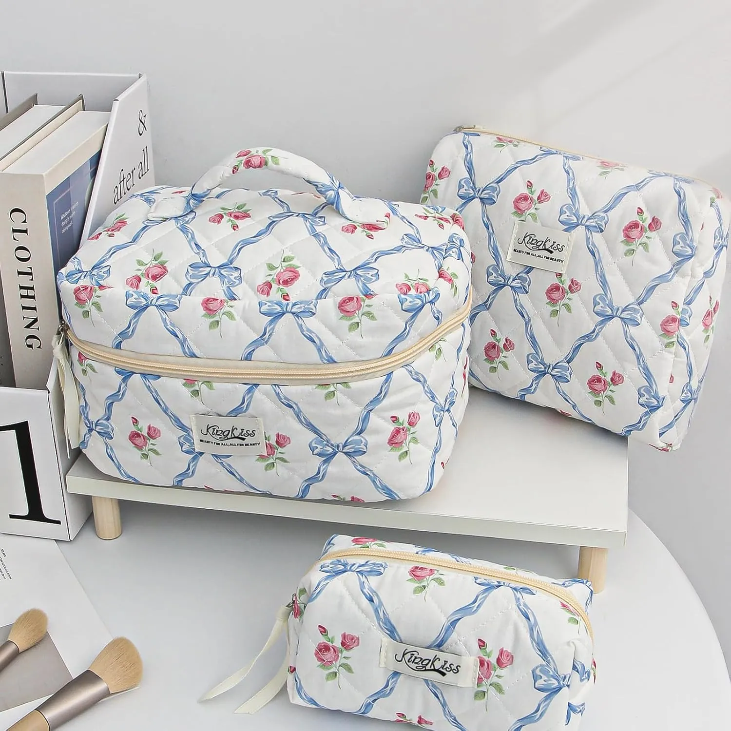 kingkiss Makeup Bag, Quilted Cosmetic Bag, Large Capacity Make Up Bag for Women, Cute Floral Storage Toiletry Bag Travel Storage Makeup Bag(Blue)