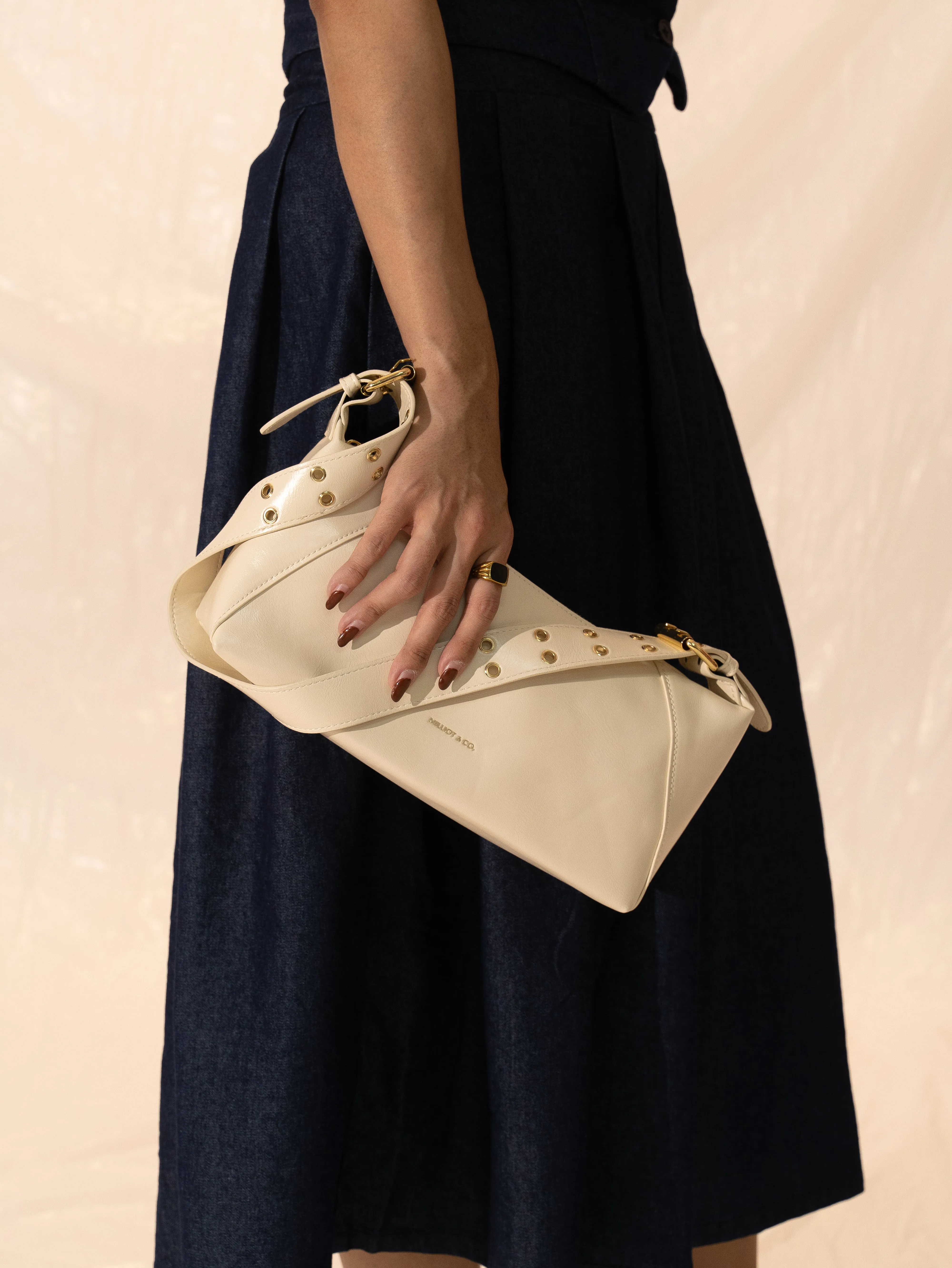 Ninny Belted Shoulder Bag (Beige)