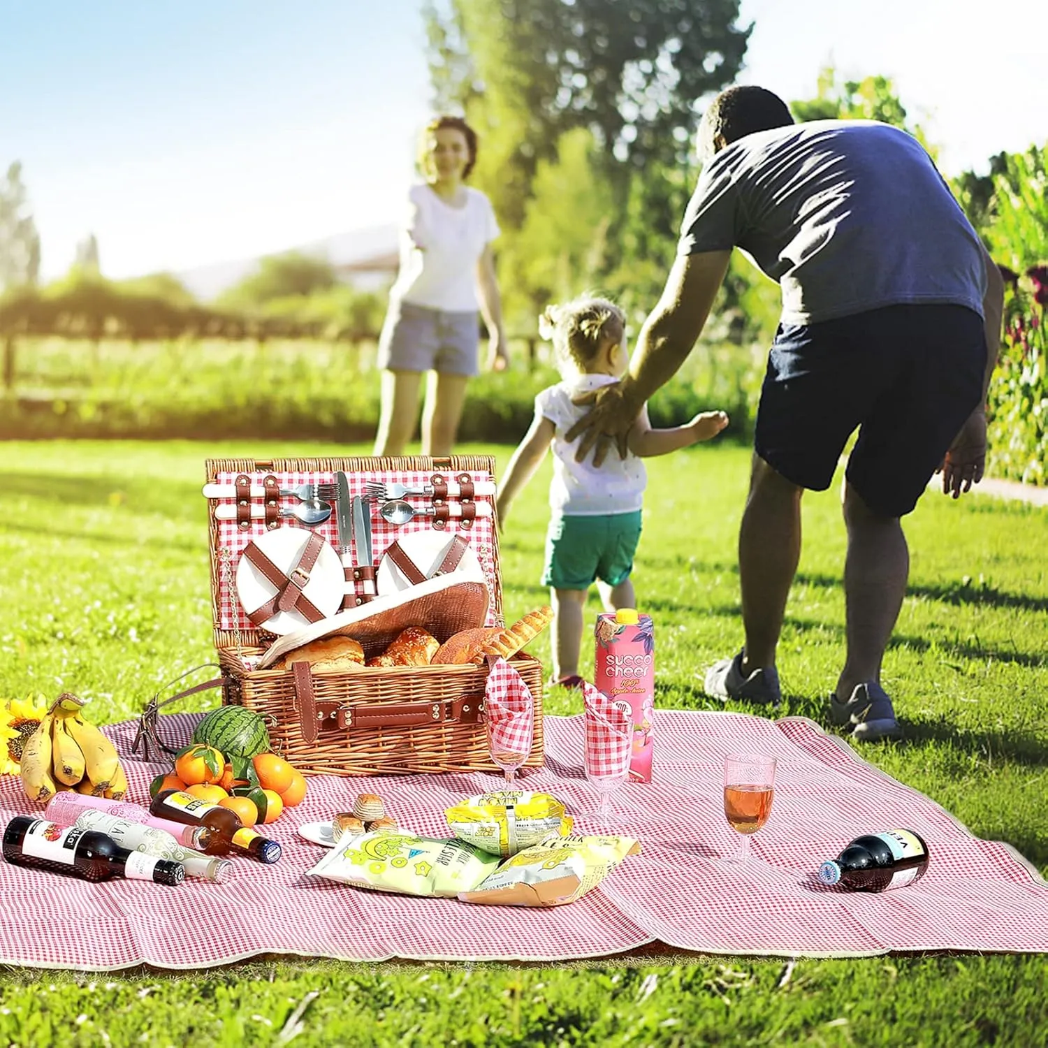 Picnic Basket for 4 Persons with Waterproof Picnic Blanket and Insulated Cooler, Large Wicker Picnic Basket for Camping, Outdoors, Valentine's Day, Christmas, Birthday, Wedding Gift