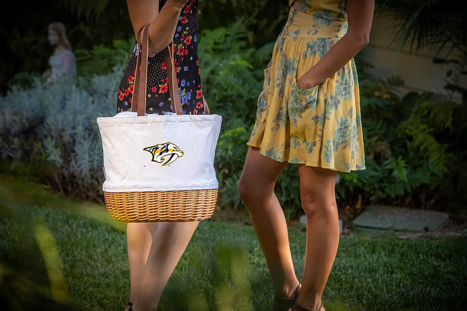 PICNIC TIME NHL Coronado Canvas and Willow Basket, Picnic Bag, Beach Tote