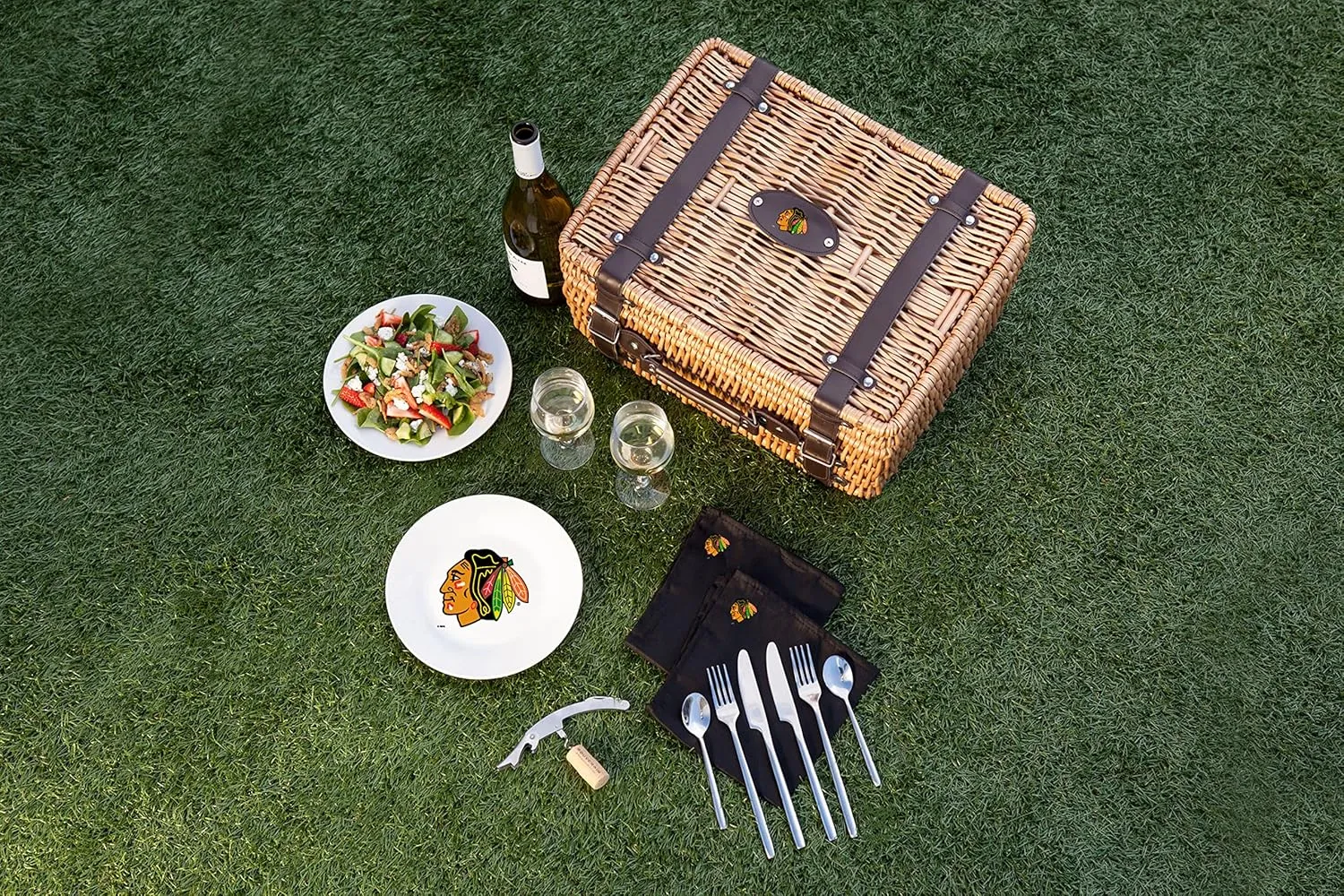 PICNIC TIME NHL Unisex-Adult NHL Champion Picnic Basket for 2, Large Wicker Picnic Set with Cutlery Service Kit