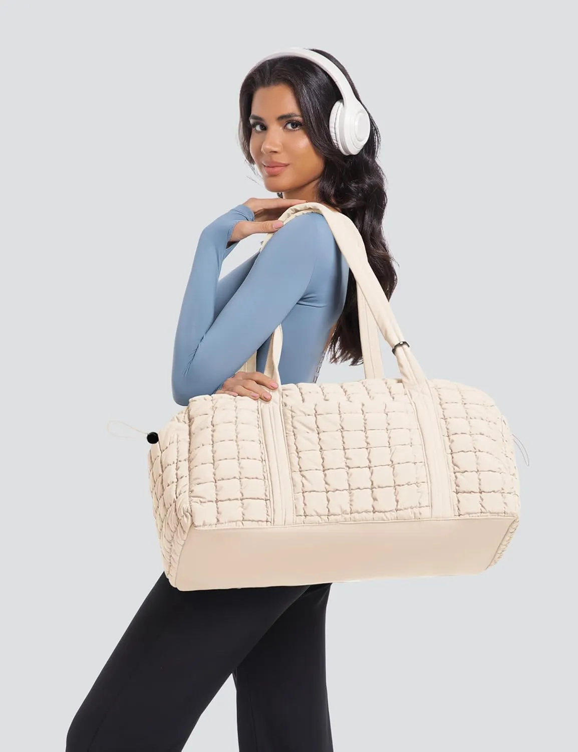 Quilted Travel Duffle Bag for Women Weekender Bag Large Puffer Overnight Bags Soft Puffy Duffel Bag Carry on Gym Bag Lightweight Personal Item Travel Bag for Trips Business Sport Airplane (Beige)