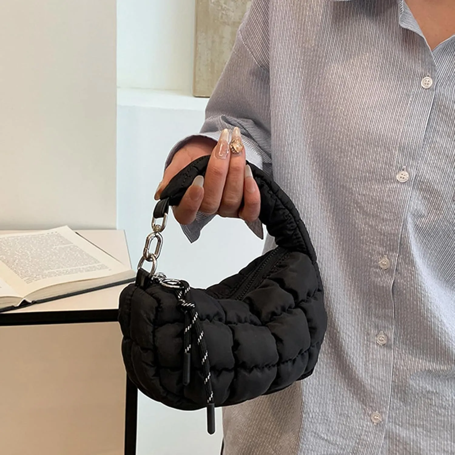 Small Puffer Purse, Mini Puffer Bag Wristlet Purses for Women Office Shopping, Lightweight Nylon Quilted Bag Gift