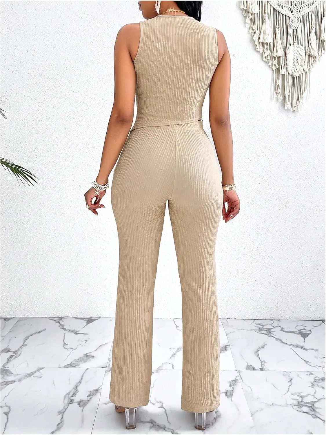 WDIRARA Women's Sleeveless 2 Piece Outfits Asymmetrical Textured Clothing Sets Fringe Tank Top and Pants Set