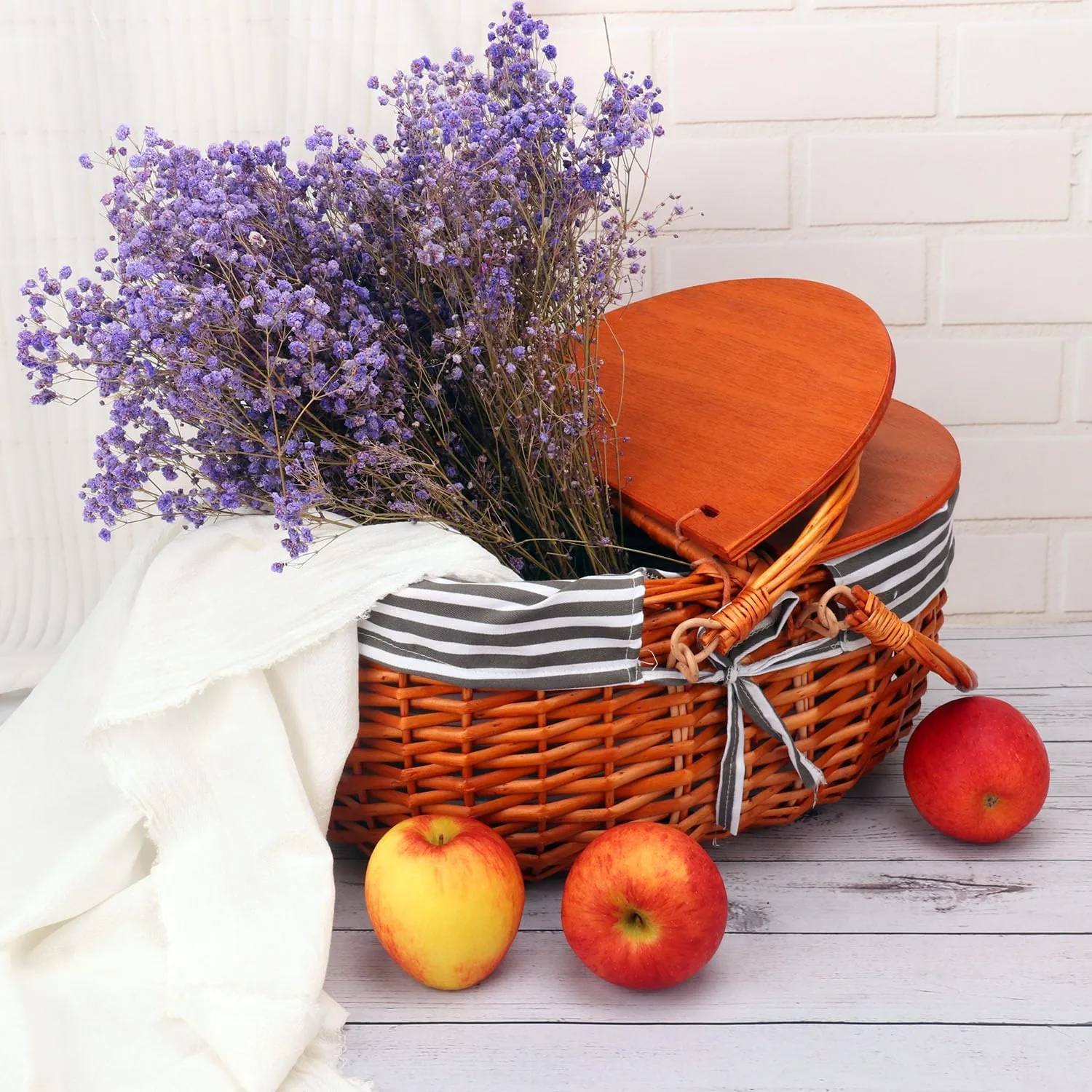Wicker Picnic Basket with Liner and Wooden Split Lid - Vintage Wicker Picnic Basket with Folding Woven Handle, Picnic Hamper with Lid - Ideal Outdoor and Picnic Accessories