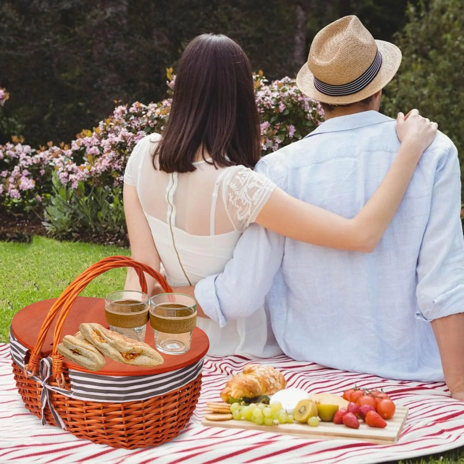 Wicker Picnic Basket with Liner and Wooden Split Lid - Vintage Wicker Picnic Basket with Folding Woven Handle, Picnic Hamper with Lid - Ideal Outdoor and Picnic Accessories