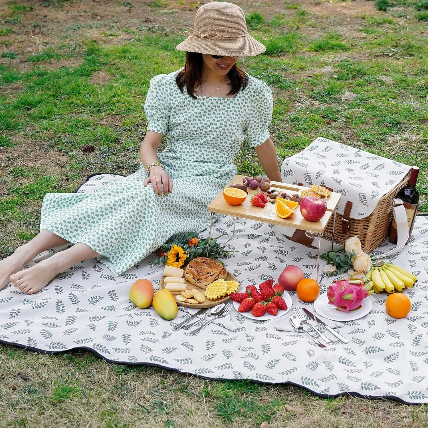 WILLOW WEAVE Picnic Basket with Table, Picnic Basket Set for 2, Willow Hamper with Wine Holder, Wicker Picnic Set with Blanket & Premium Tableware for Outdoor, Wedding, Anniversary, Birthday Gift